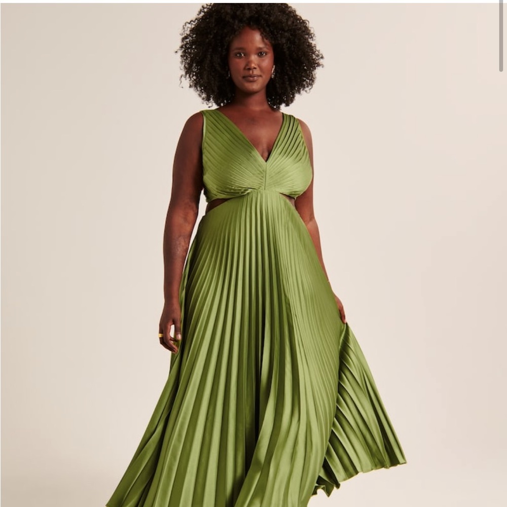Abercrombie satin pleated cut out maxi dress - green size small